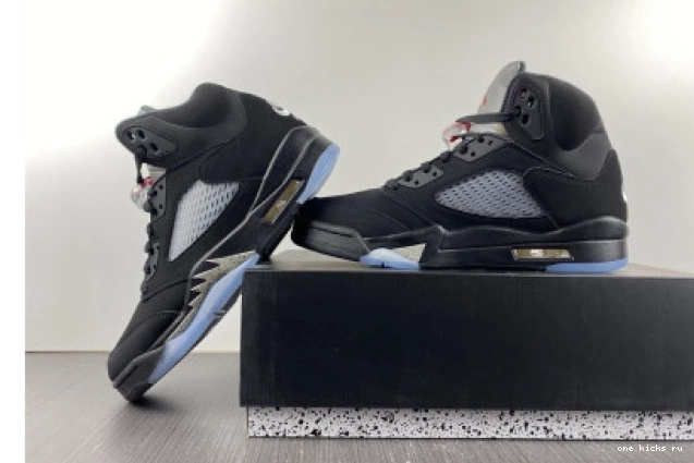 Rep Onekick 5 (2016) 845035-003 AIR JORDAN BLACK METALLIC 0630